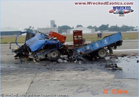 taiwan_hit_truck-1